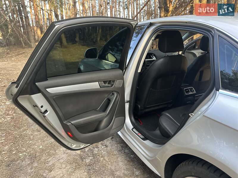 Седан Audi A4 2011 в Киеве