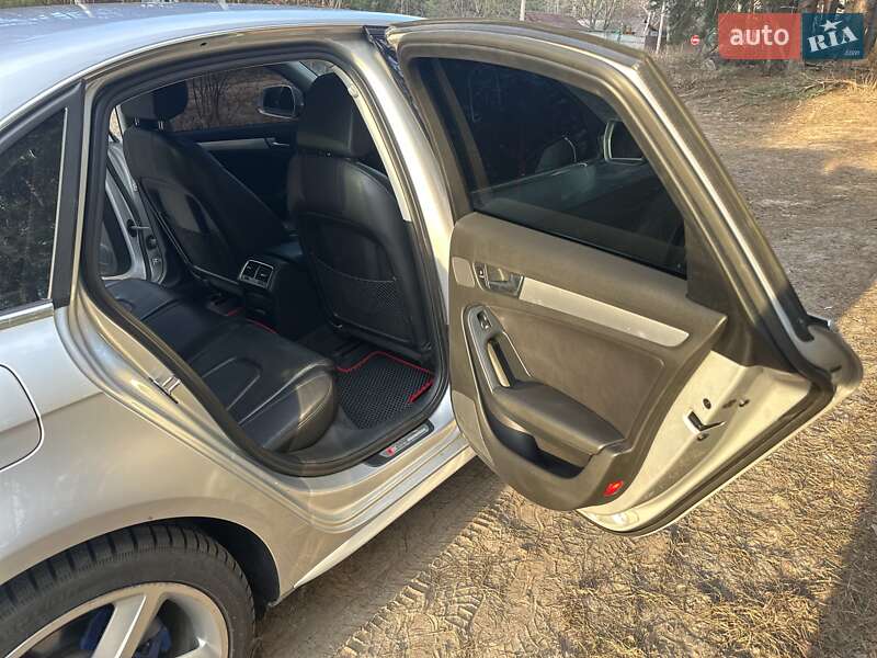 Седан Audi A4 2011 в Киеве