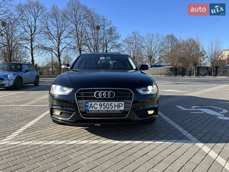Седан Audi A4 2012 в 