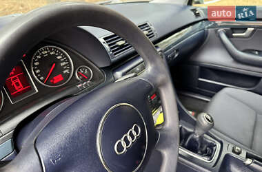 Седан Audi A4 2004 в 