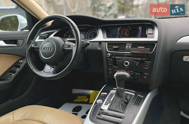 Седан Audi A4 2015 в 