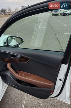 Седан Audi A4 2016 в 