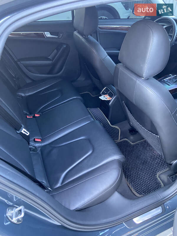 Седан Audi A4 2009 в Кропивницком