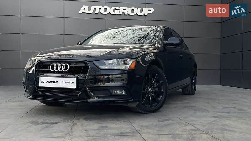 Седан Audi A4 2013 в 