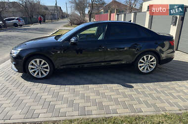 Седан Audi A4 2016 в 