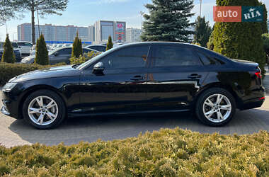 Седан Audi A4 2018 в 
