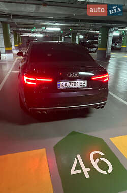 Седан Audi A4 2016 в 