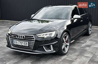 Седан Audi A4 2016 в 