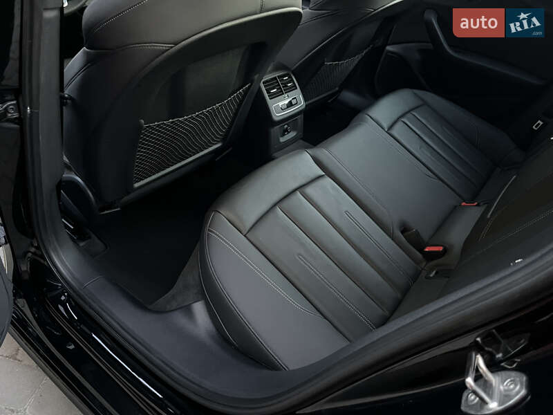 Седан Audi A4 2023 в Львові