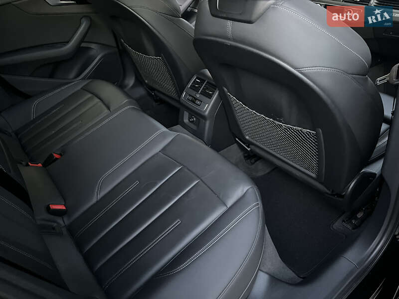 Седан Audi A4 2023 в Львові