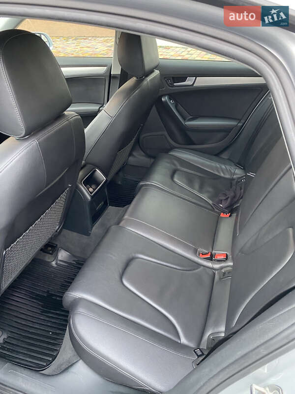 Седан Audi A4 2013 в Києві
