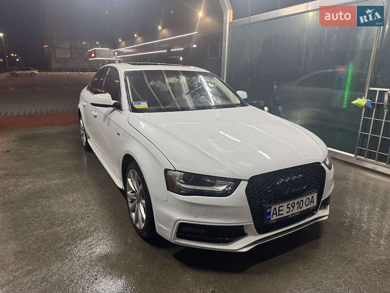Седан Audi A4 2014 в 