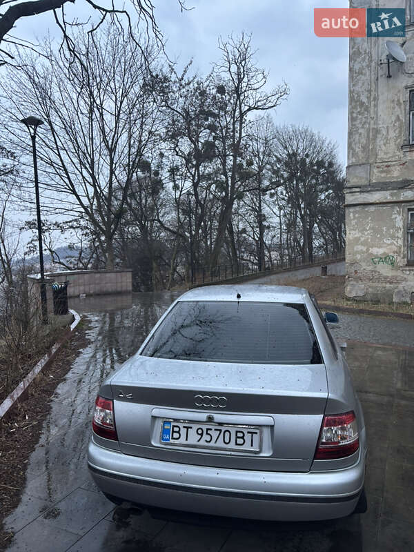 Седан Audi A4 1997 в Львове