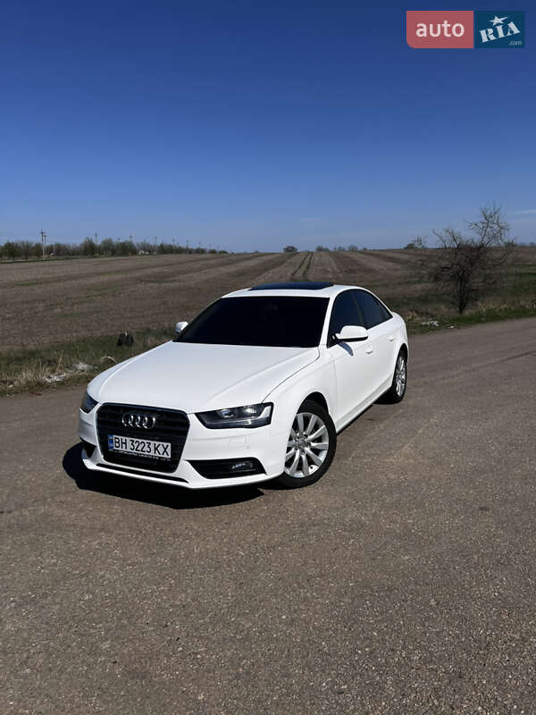 Седан Audi A4 2014 в 