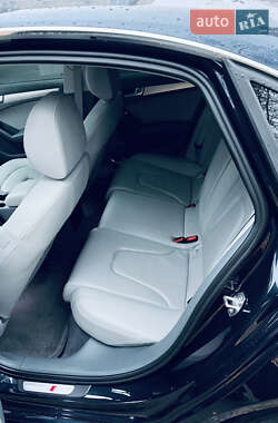 Седан Audi A4 2014 в 