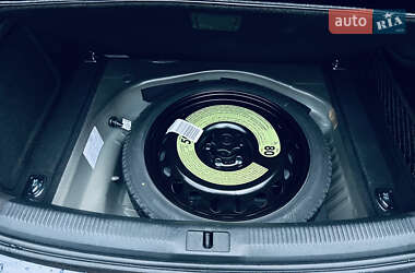 Седан Audi A4 2014 в 
