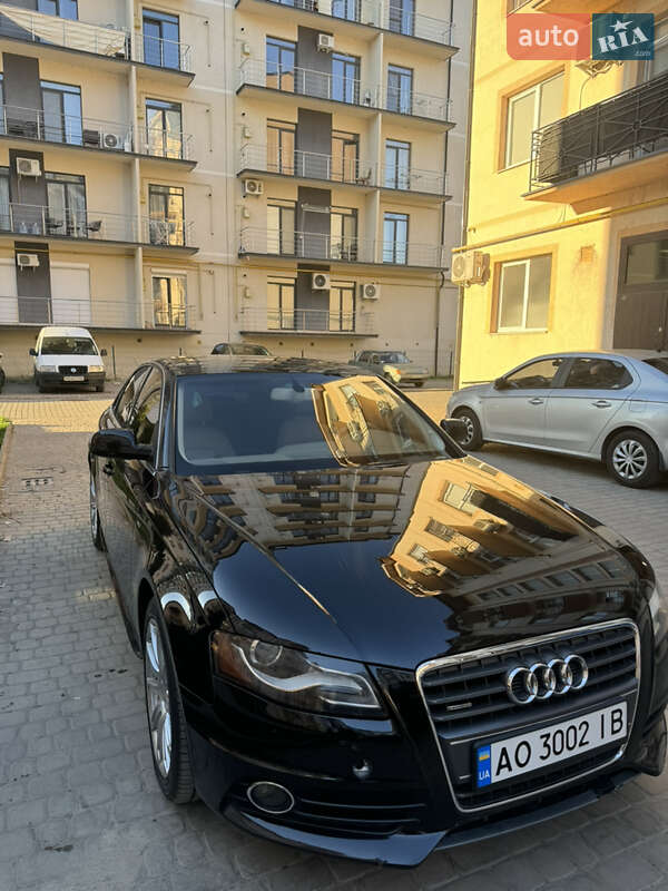Седан Audi A4 2012 в Ужгороде