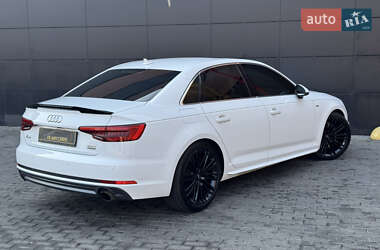 Седан Audi A4 2015 в 