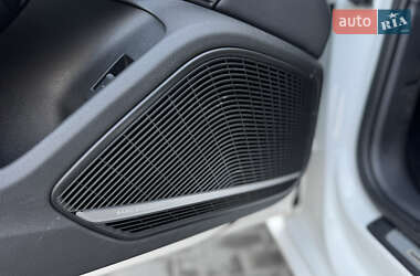 Седан Audi A4 2015 в 