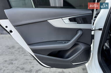 Седан Audi A4 2015 в 