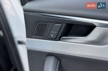 Седан Audi A4 2015 в 