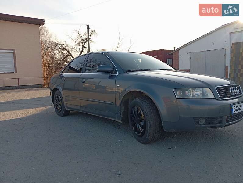 Седан Audi A4 2002 в Полонном