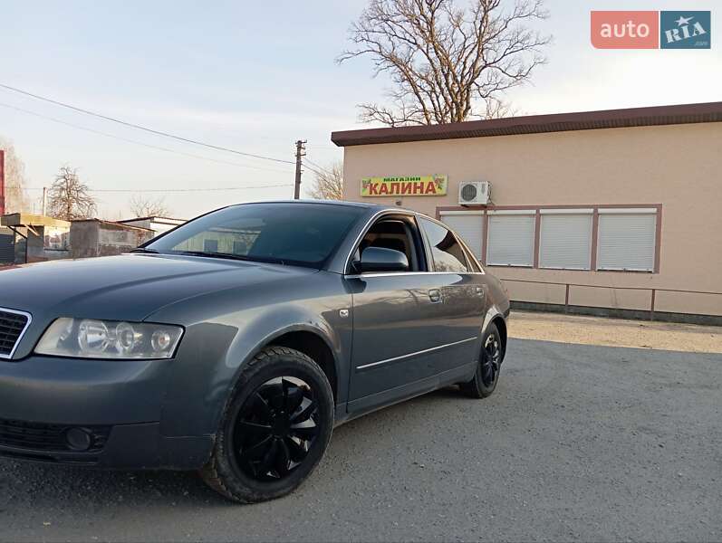Седан Audi A4 2002 в Полонном