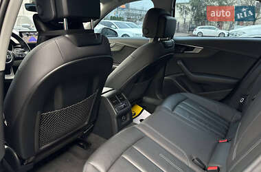 Седан Audi A4 2019 в 