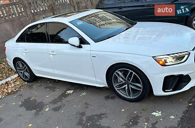 Седан Audi A4 2022 в 
