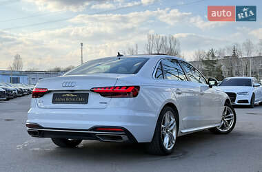 Седан Audi A4 2022 в 