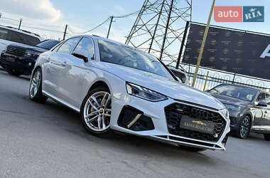 Седан Audi A4 2022 в 