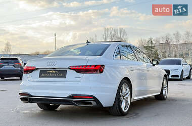 Седан Audi A4 2022 в 