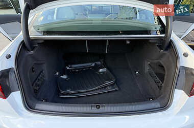 Седан Audi A4 2022 в 