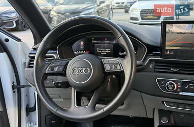 Седан Audi A4 2022 в 