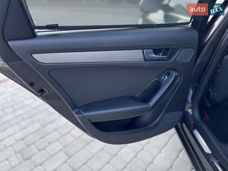 Универсал Audi A4 2012 в Староконстантинове