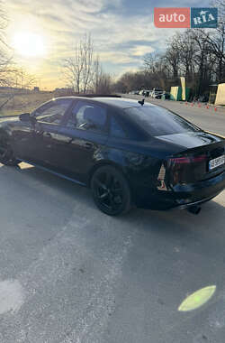 Седан Audi A4 2015 в 