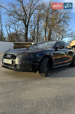 Седан Audi A4 2015 в 