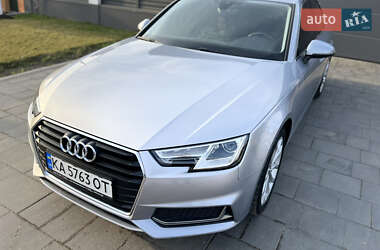 Седан Audi A4 2019 в 