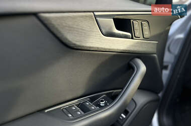 Седан Audi A4 2019 в 