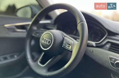 Седан Audi A4 2019 в 
