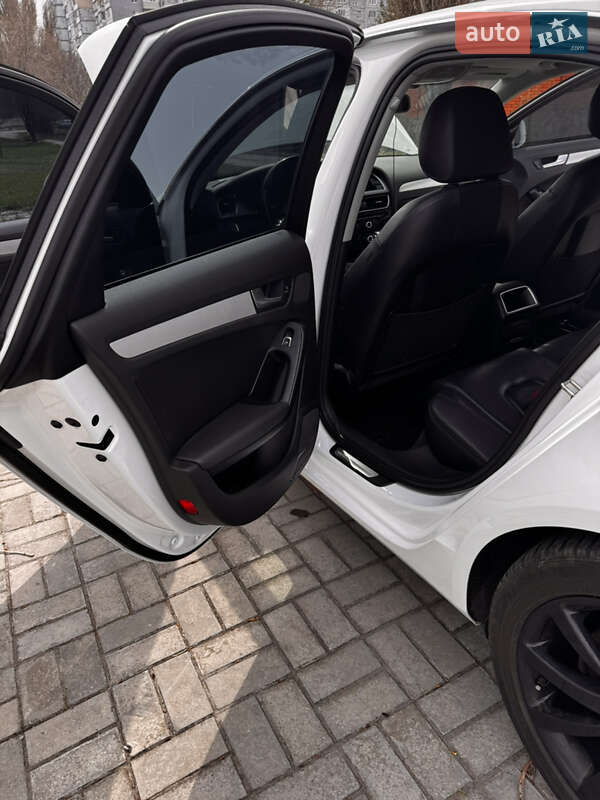 Седан Audi A4 2012 в Запорожье