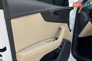 Седан Audi A4 2016 в 