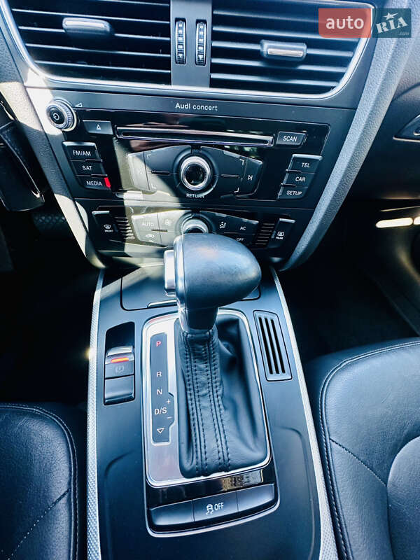 Седан Audi A4 2014 в Киеве