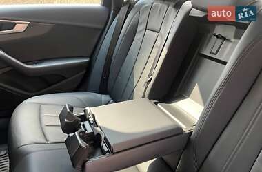 Седан Audi A4 2017 в 