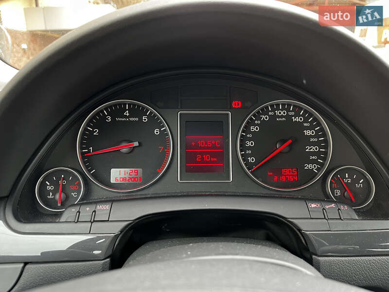 Седан Audi A4 2004 в Хмельницком