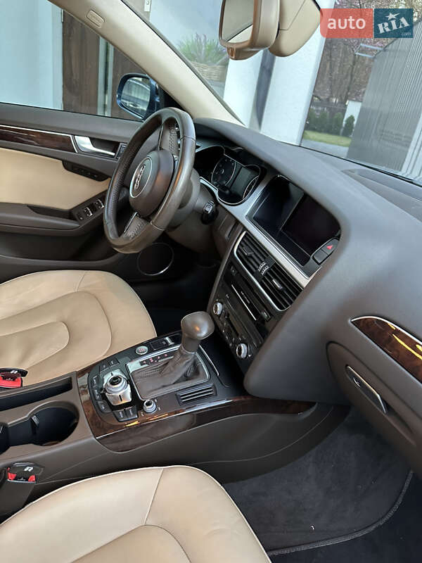 Седан Audi A4 2015 в Киеве