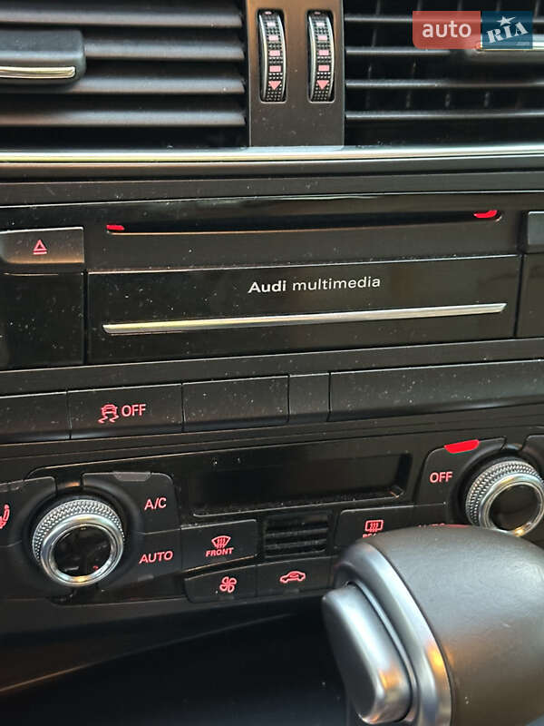 Седан Audi A4 2015 в Киеве