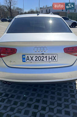 Седан Audi A4 2013 в 