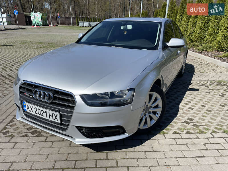 Седан Audi A4 2013 в 