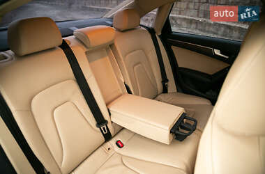 Седан Audi A4 2013 в 